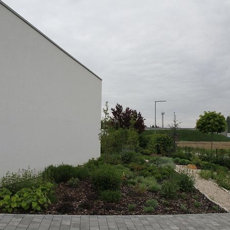 Apartmany Hluboka Nad Vltavou S Vyhledem Na Zamek ภายนอก รูปภาพ