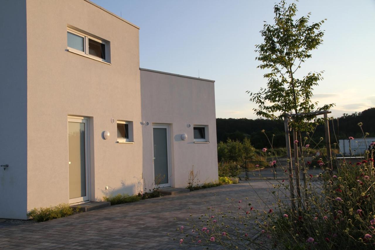 Apartmany Hluboka Nad Vltavou S Vyhledem Na Zamek ภายนอก รูปภาพ