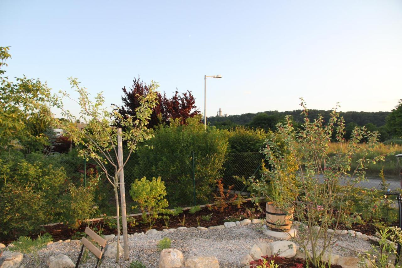 Apartmany Hluboka Nad Vltavou S Vyhledem Na Zamek ภายนอก รูปภาพ