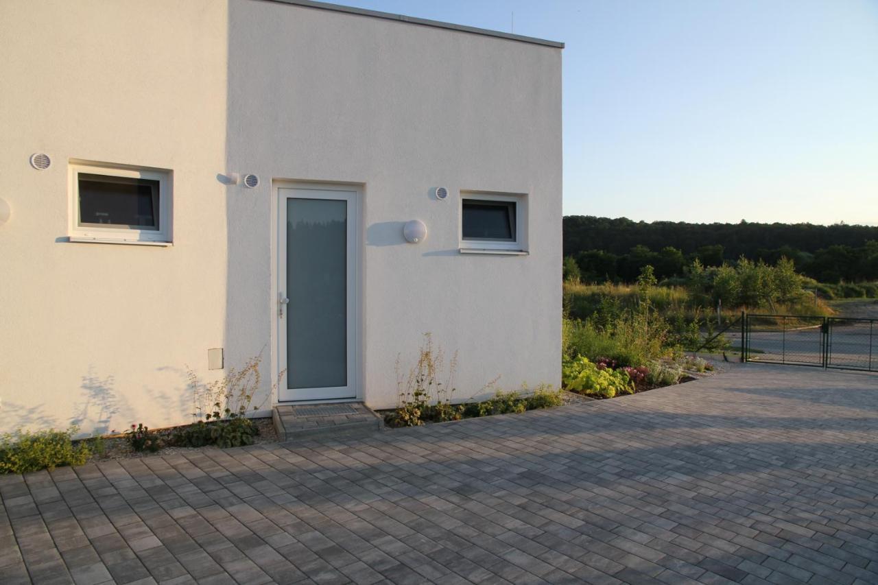 Apartmany Hluboka Nad Vltavou S Vyhledem Na Zamek ภายนอก รูปภาพ