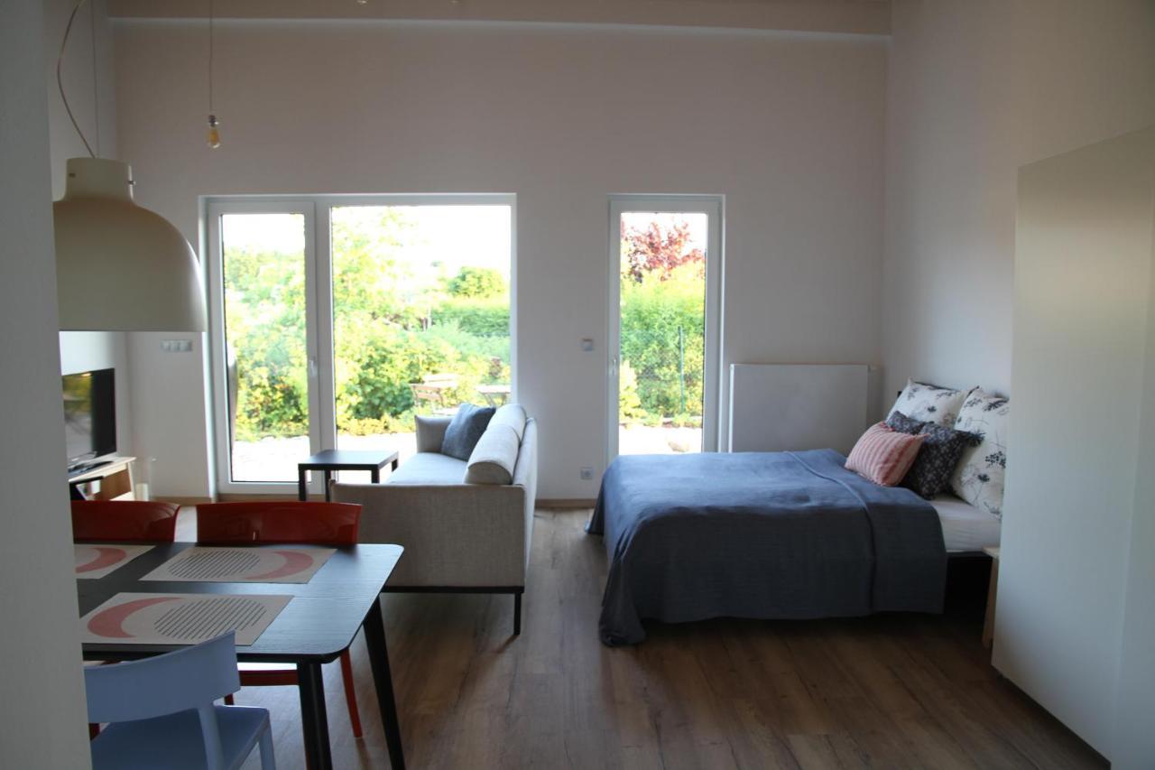 Apartmany Hluboka Nad Vltavou S Vyhledem Na Zamek ภายนอก รูปภาพ
